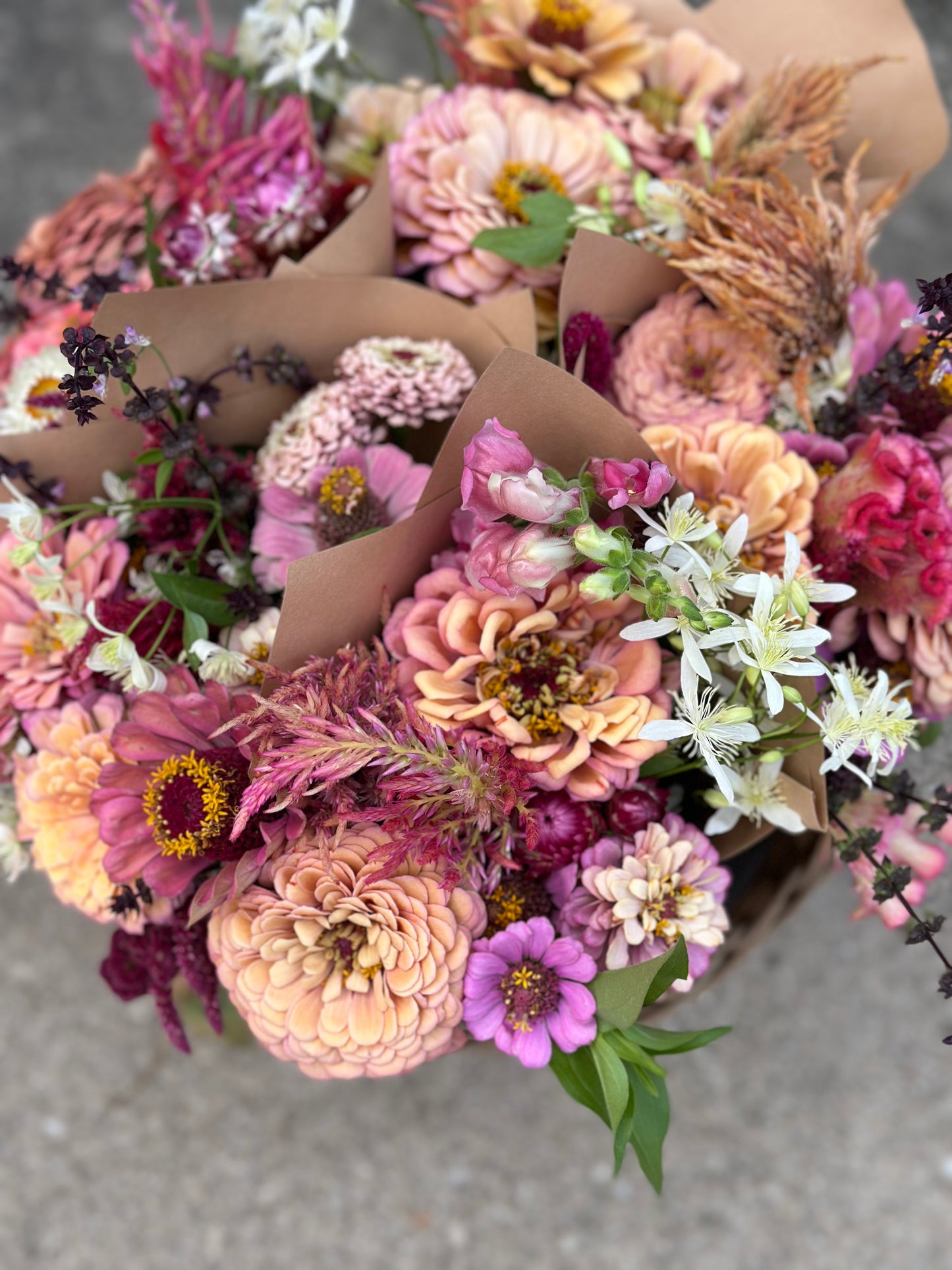 Hand Wrapped Bouquet – Flower Stand Wrapped Bouquet